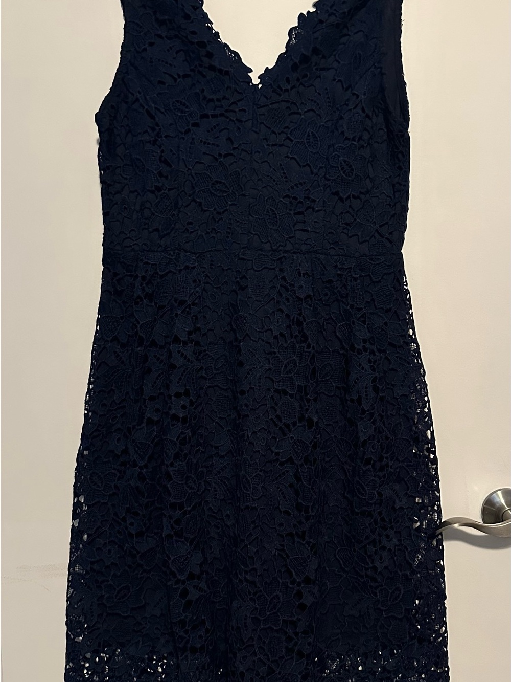 Navy Lace V-Neck Sleeveless Dress
